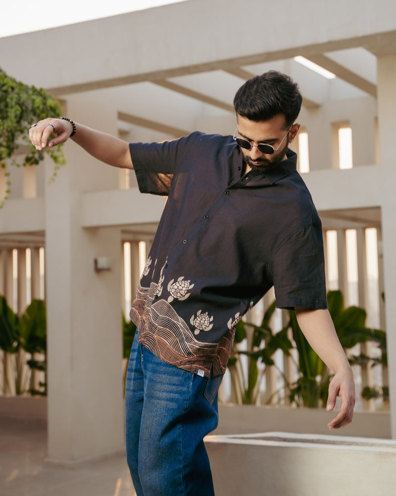 Block Turtle Ebony Oversize Linen Shirt