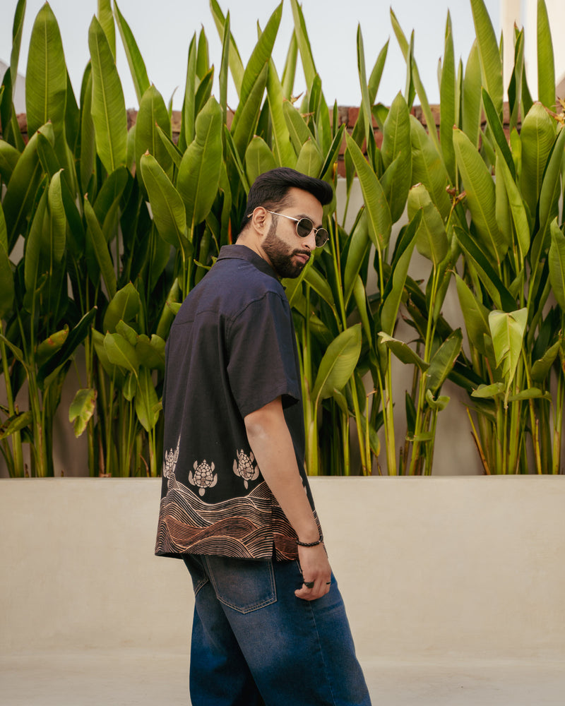 Block Turtle Ebony Oversize Linen Shirt