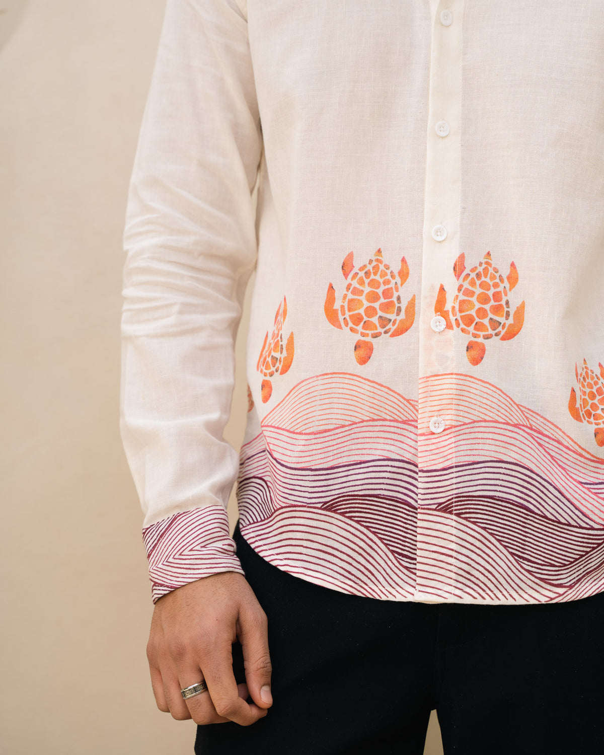 Block Turtle Flirt Full Sleeves Linen Shirt