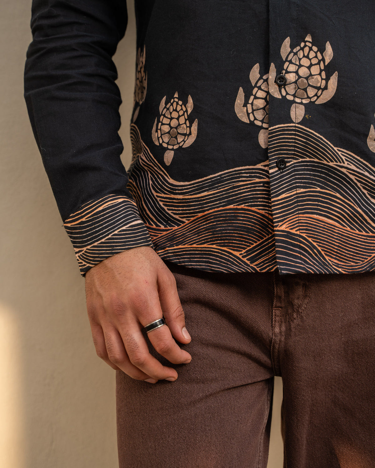 Block Turtle  Ebony Full Sleeves Linen Shirt